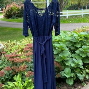 Women’s size 20W navy blue long dressy dress with lace top Pinup Fashion.